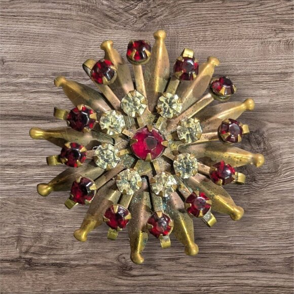 Vintage Brass Starburst Pin Brooch With Red & Clear Rhinestones - Picture 1 of 7